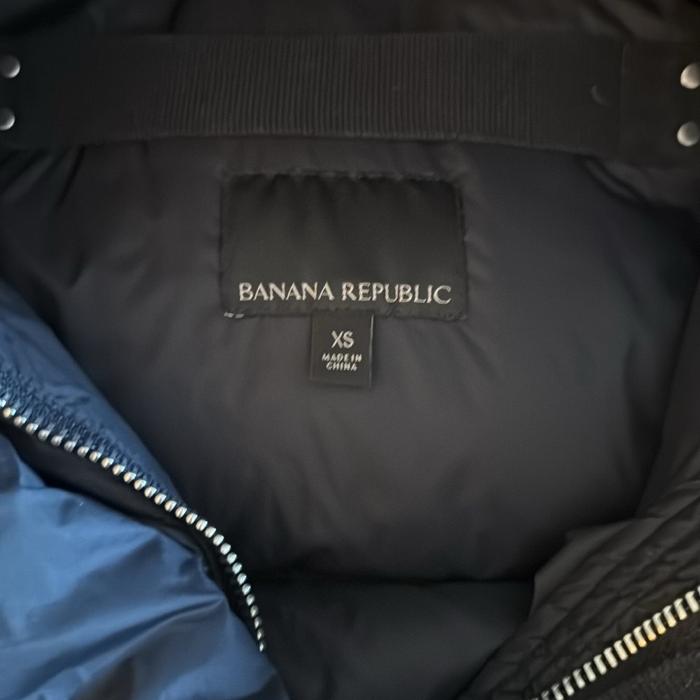Banana Republic Black Short Puffer Jacket Coat with Detachable Hood Size XS - Picture 3 of 3